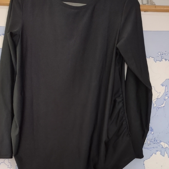 New Old Navy Maternity Rashguard - Picture 4 of 4